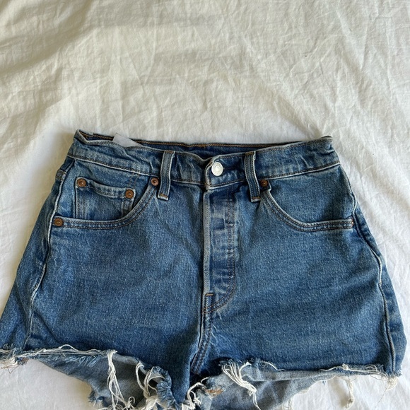 Levi’s 501 Denim Shorts - Picture 2 of 3